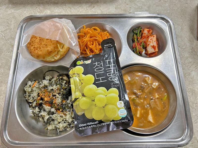 韓国の高校の給食