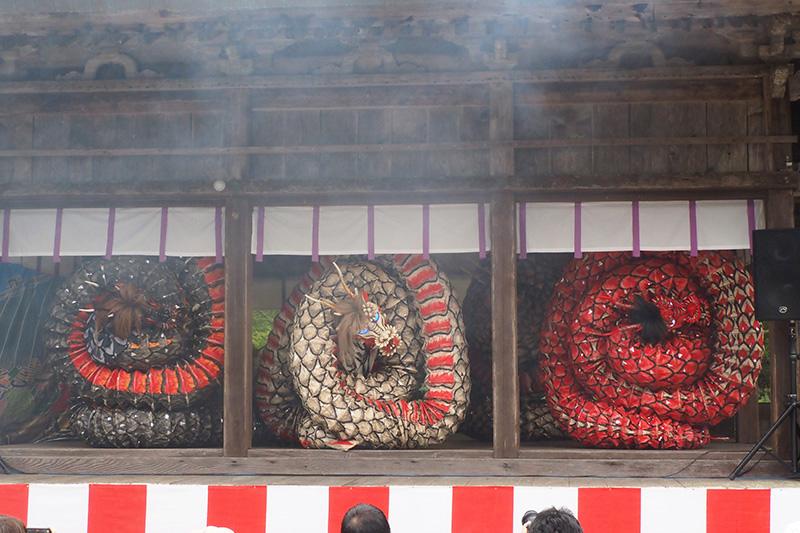 祭りの賑わいと伝統芸能の鑑賞1