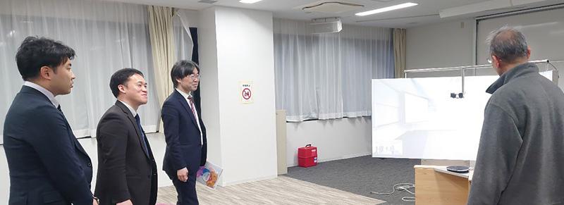 総務省等視察の様子2