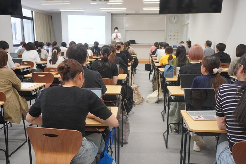 色彩表現論の授業