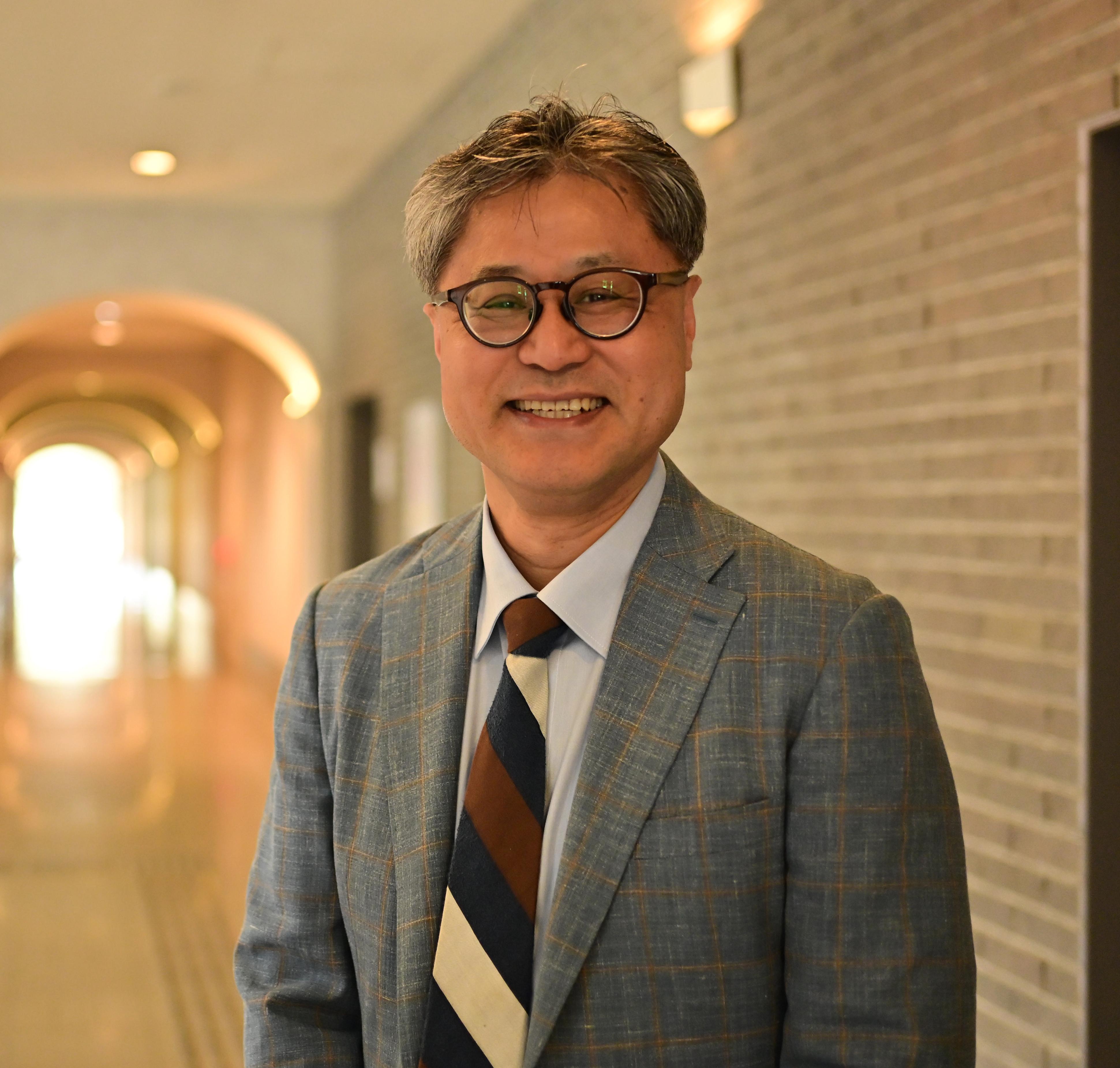 看護栄養学部長の写真