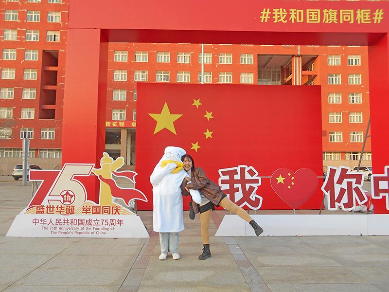 大学の日月広場で友人のダンスを観たときに撮った写真