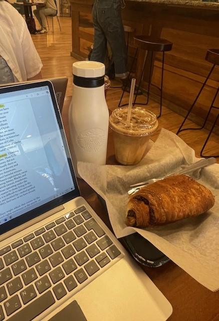 友人とカフェに行って勉強