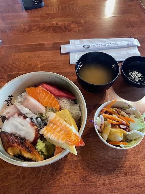 日本食レストランのちらし寿司