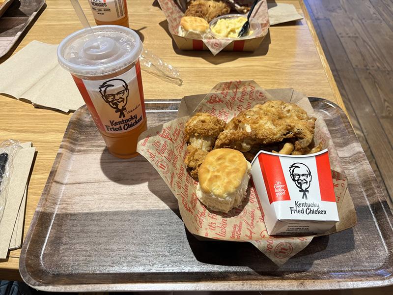 KFC店内にて