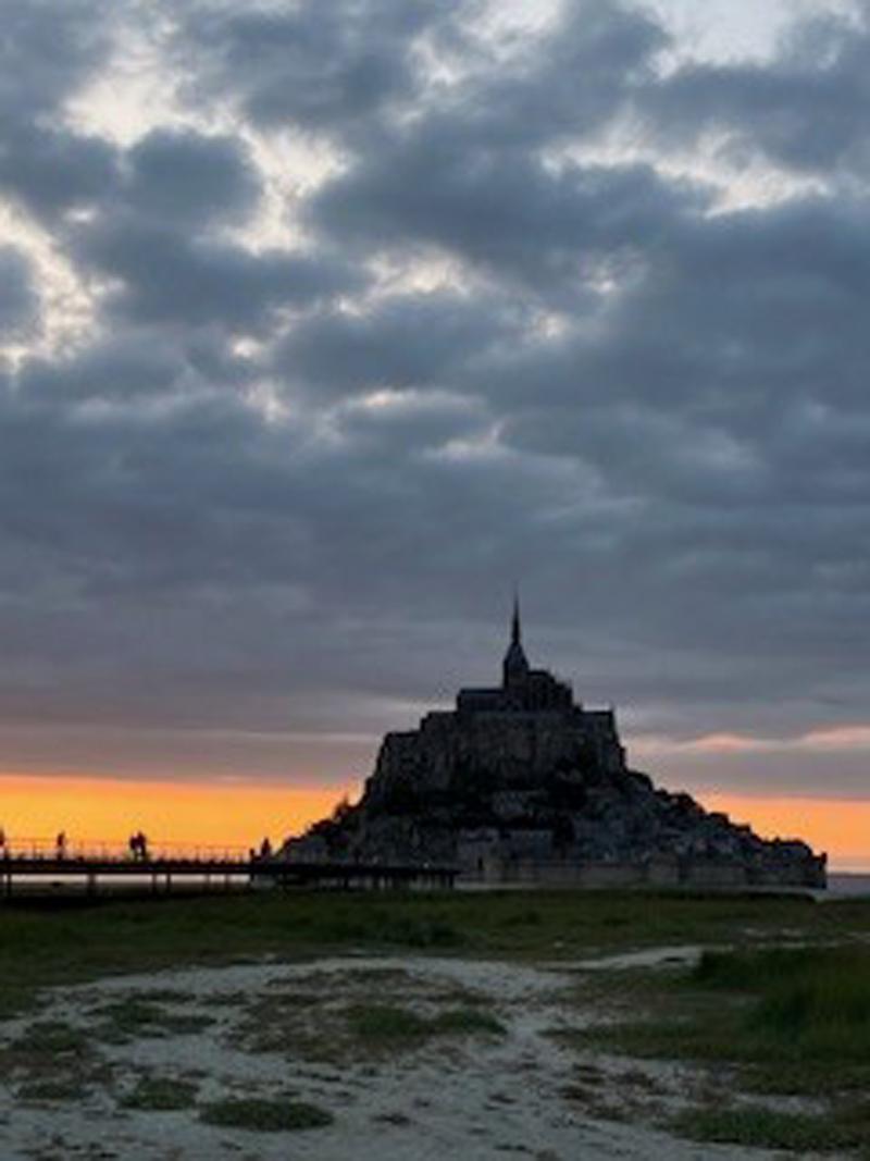 夕焼け時のモン・サン・ミッシェル
