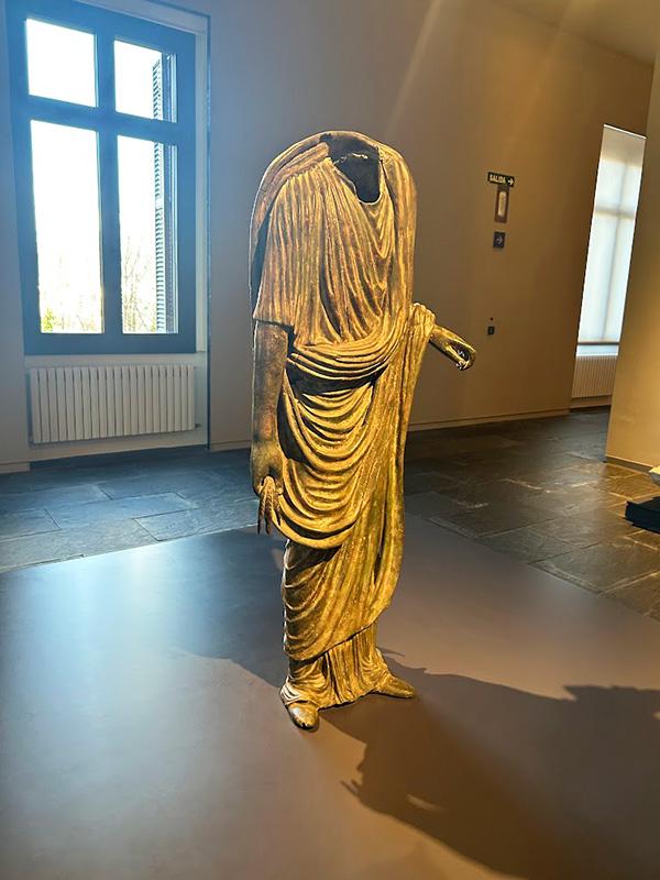 ナバラ美術館