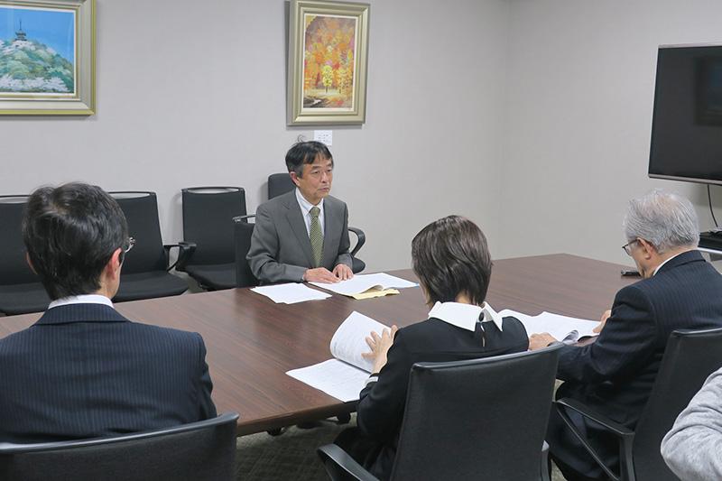 報告書手交式の写真2